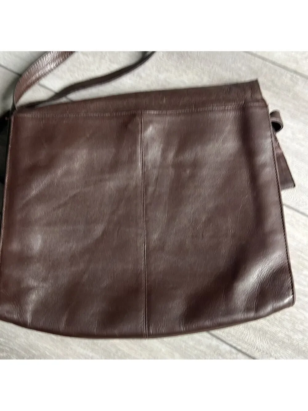 Kenneth Cole vintage flap closure brown soft leather shoulder bag